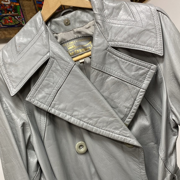 The Tannery for Montgomery Wards vintage leather coat. - Picture 2 of 8